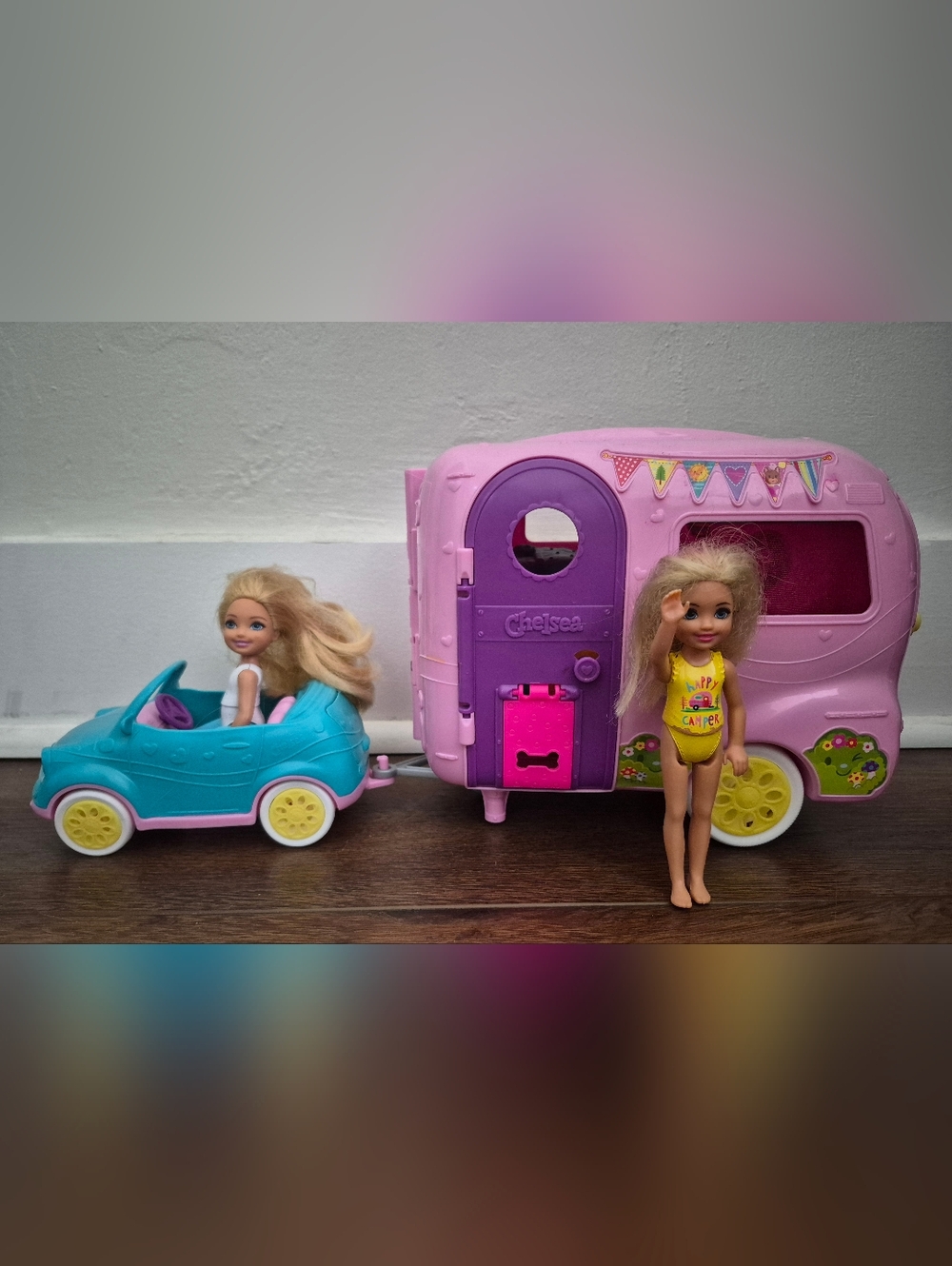 Barbie Club Barbie Sister Chelsea Camper, Car, 2 Dolls